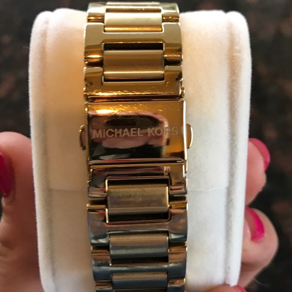 Mk Watch - Picture 3 of 4